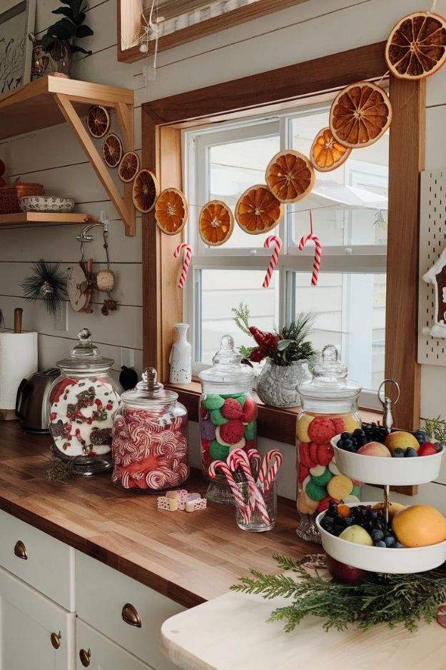 Edible Decorations Tiny house kitchen christmas idea