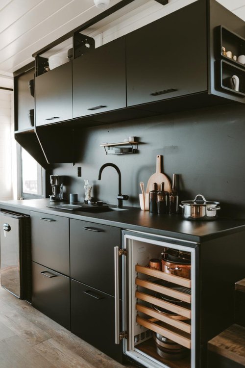 Glossy Black Countertops Tiny House Kitchen Black Interiors Design