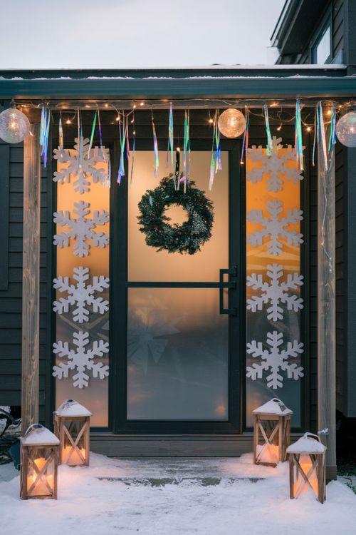 Snow Globe Entry DIY Christmas Tiny Home Exterior Decor Ideas